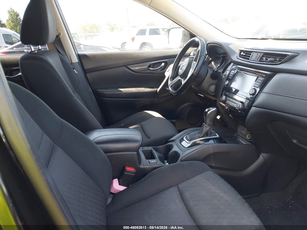 2020 Nissan Rogue SV Intelligent AWD photo 5