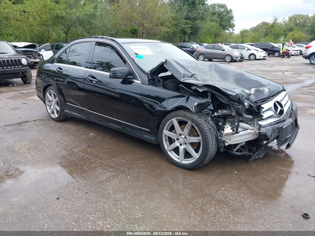 2012 MERCEDES-BENZ C 300 WDDGF8BB0CA672669