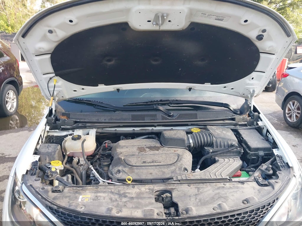 2020 Chrysler Pacifica Touring L photo 10