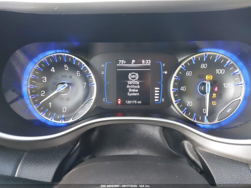 2020 Chrysler Pacifica Touring L photo 7