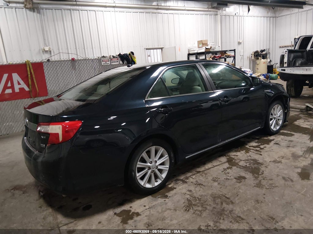 2014 Toyota Camry Hybrid XLE photo 4