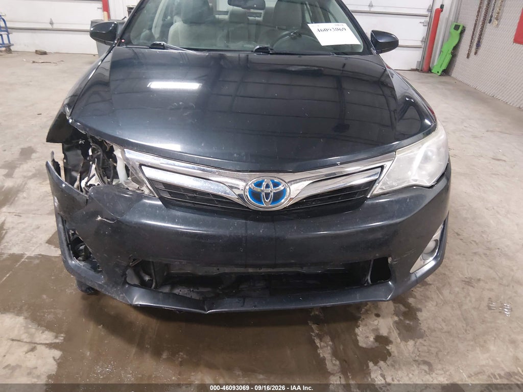 2014 Toyota Camry Hybrid XLE photo 6