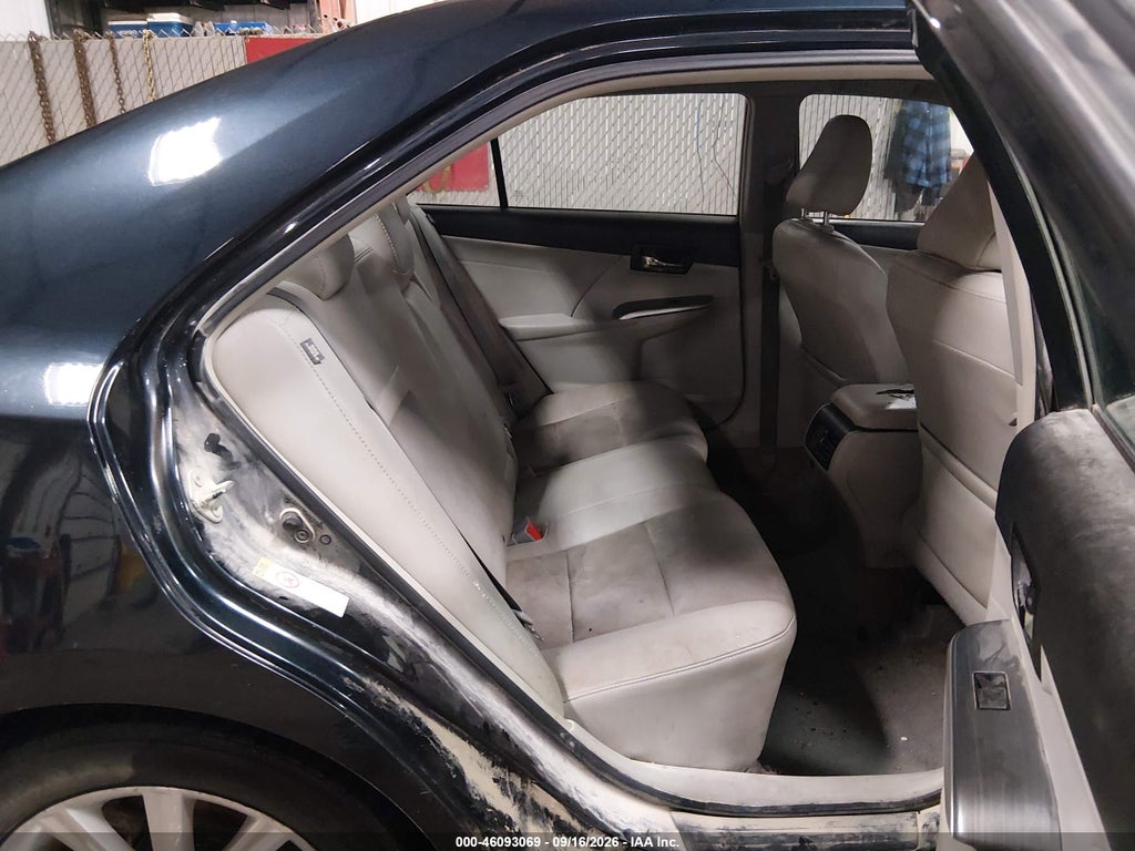 2014 Toyota Camry Hybrid XLE photo 8