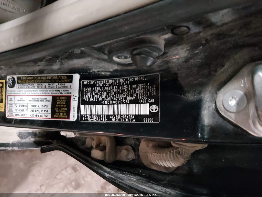 2014 Toyota Camry Hybrid XLE photo 9