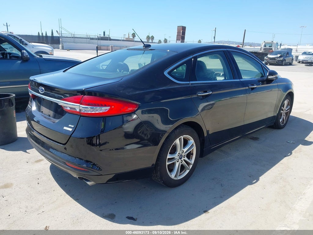2018 Ford Fusion SE photo 4
