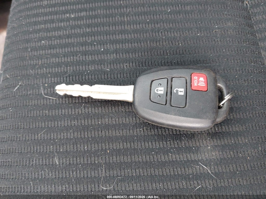 2018 Toyota RAV4 LE photo 11