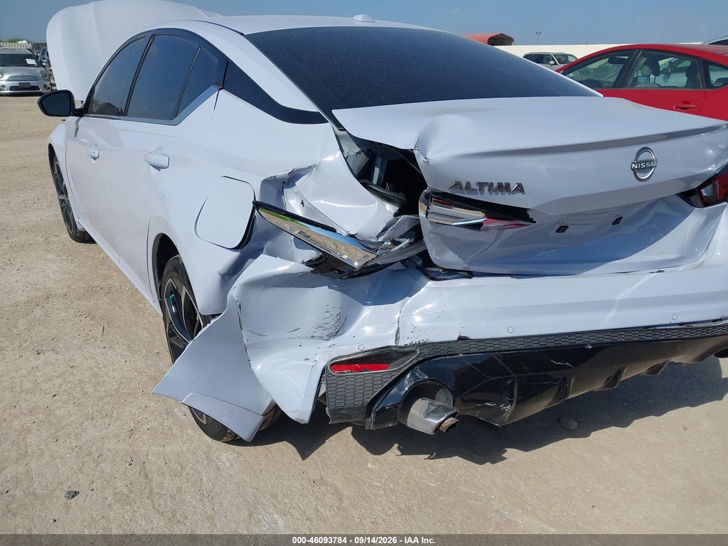 2024 Nissan Altima SR FWD photo 6