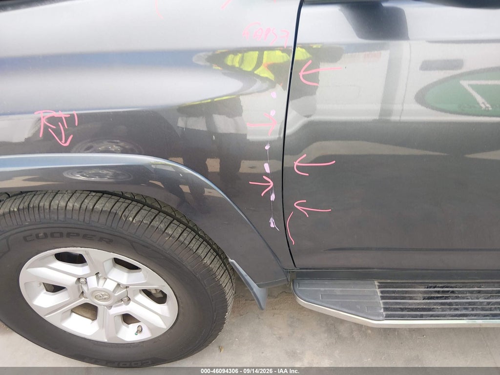 2019 Toyota 4RUNNER SR5 Premium photo 6