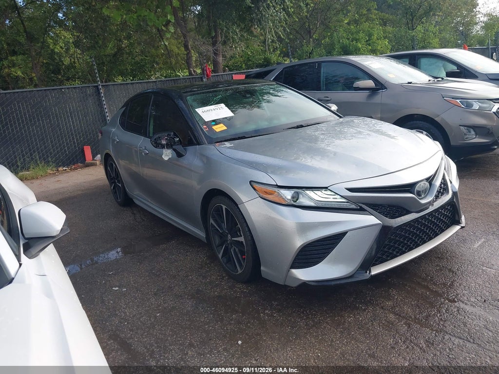 2019 Toyota Camry XSE photo 1