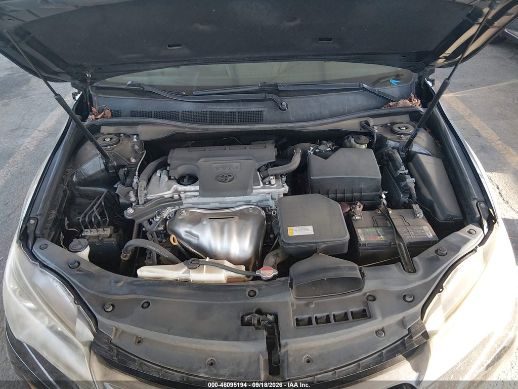 2016 Toyota Camry SE photo 10