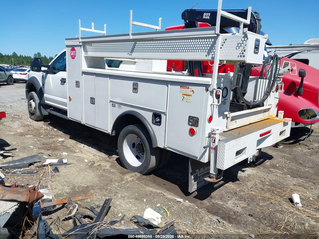 2022 Ford F-550 Chassis XL photo 3