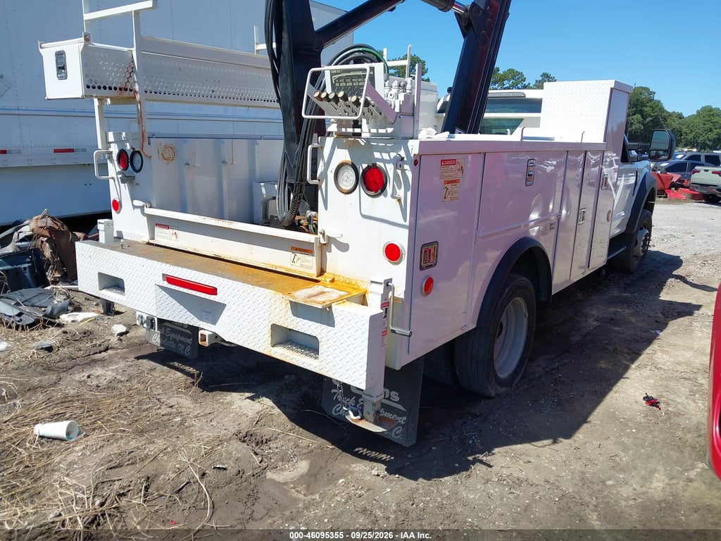 2022 Ford F-550 Chassis XL photo 4