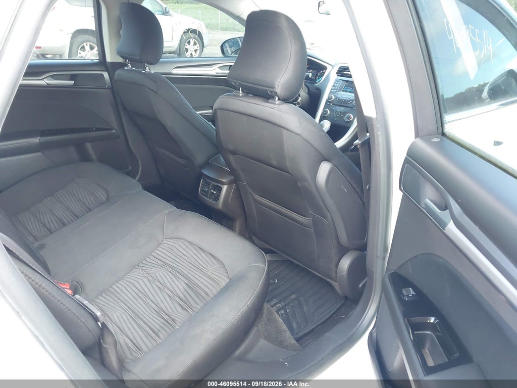 2016 Ford Fusion SE photo 8