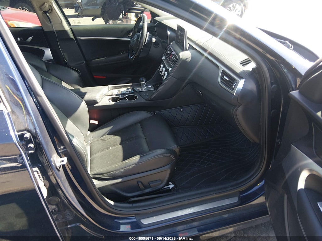 2020 Genesis G70 2.0T AWD photo 5