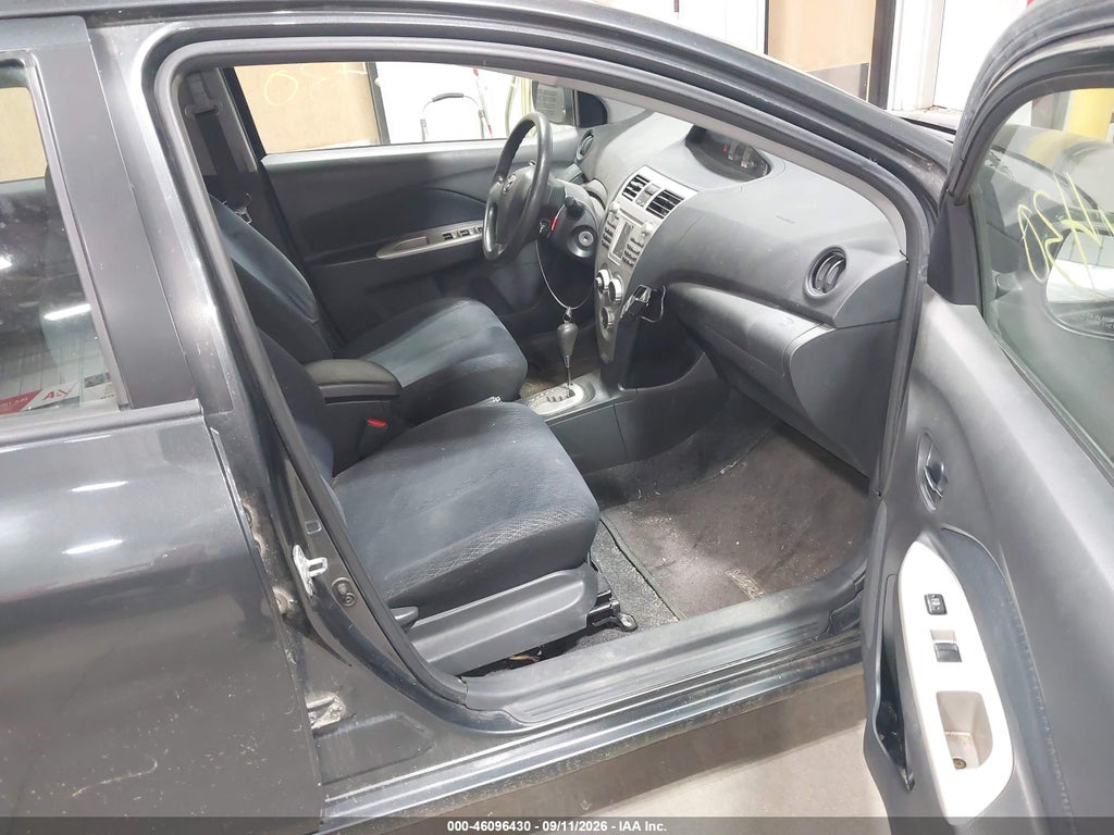 2008 Toyota Yaris photo 5
