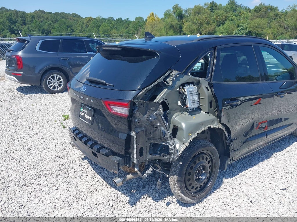 2024 Ford Escape ST-Line photo 6