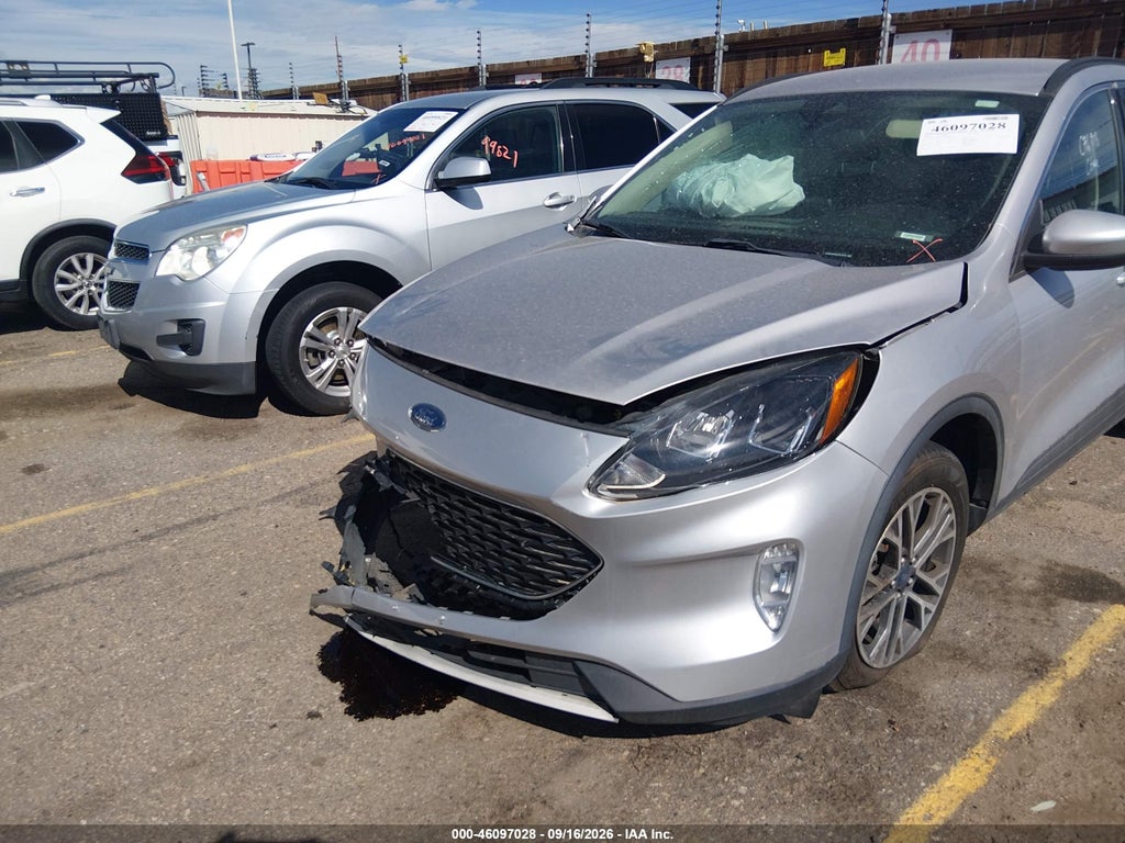 2020 Ford Escape SEL photo 6
