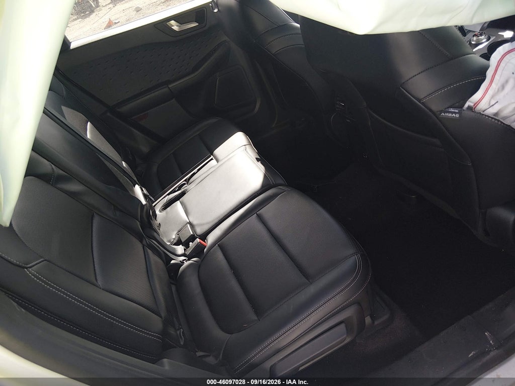 2020 Ford Escape SEL photo 8
