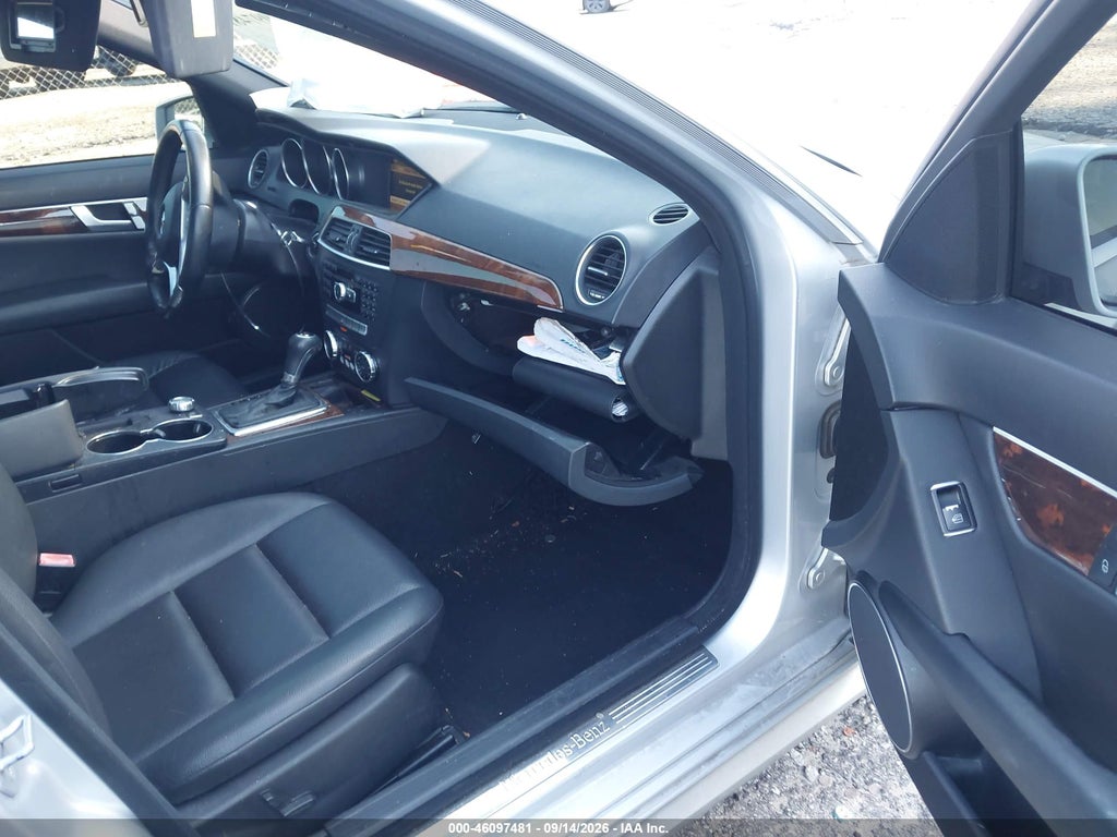 2012 Mercedes-Benz C 300 Sport 4MATIC photo 5