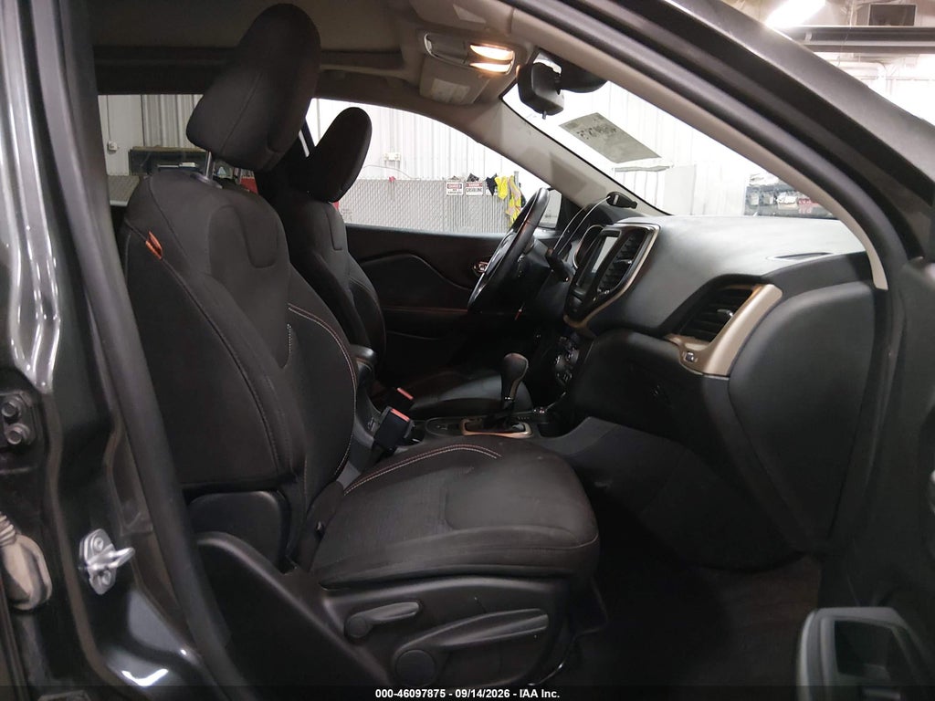 2016 Jeep Cherokee 75TH Anniversary photo 5