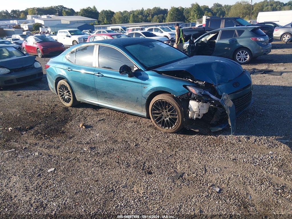 TOYOTA CAMRY 2025