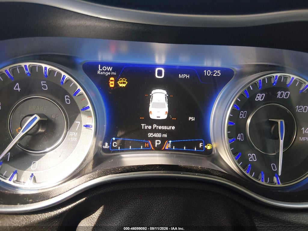 2015 Chrysler 300 Limited photo 7