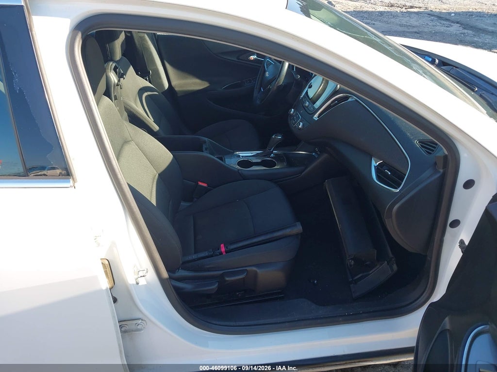 2016 Chevrolet Malibu 1LT photo 5