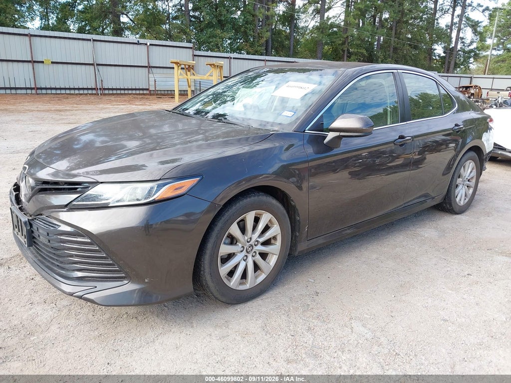2018 Toyota Camry LE photo 2