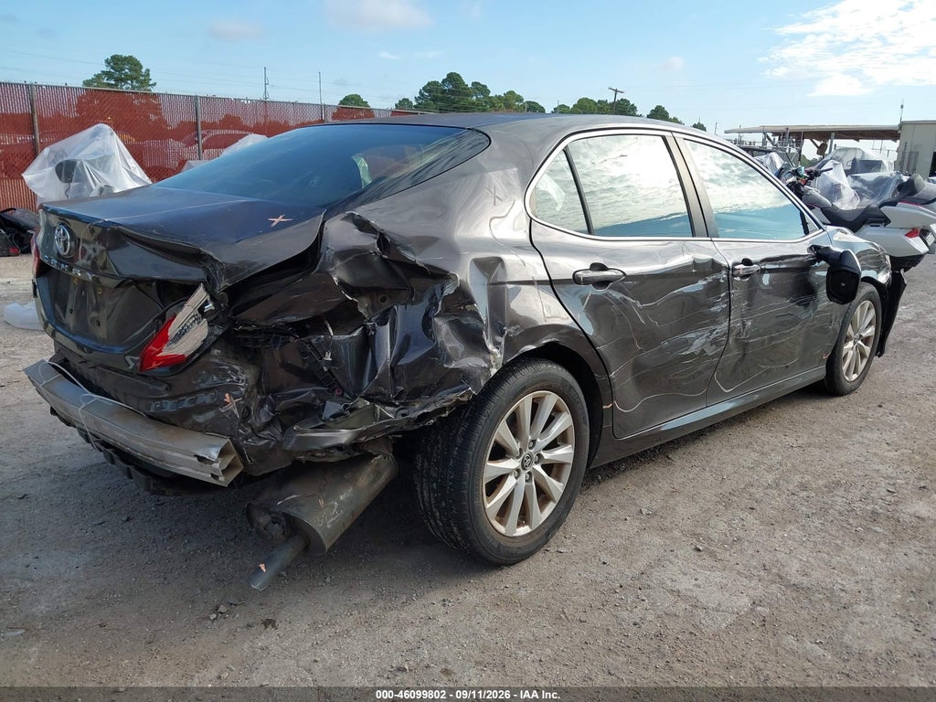 2018 Toyota Camry LE photo 4