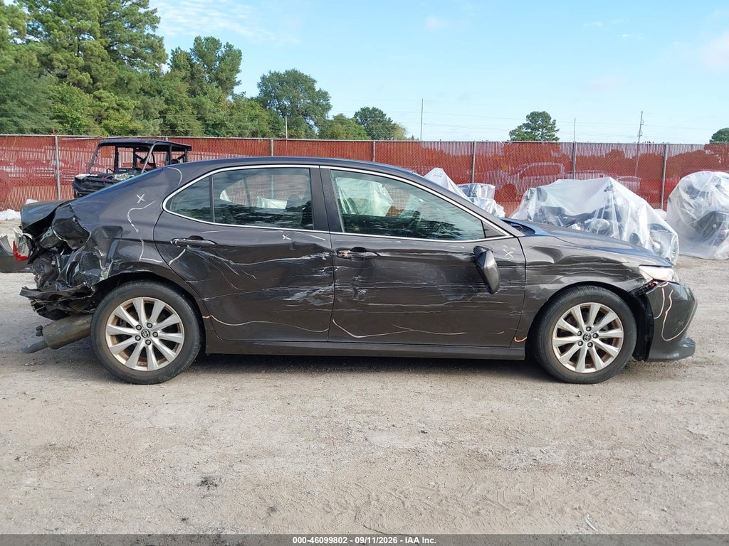 2018 Toyota Camry LE photo 6