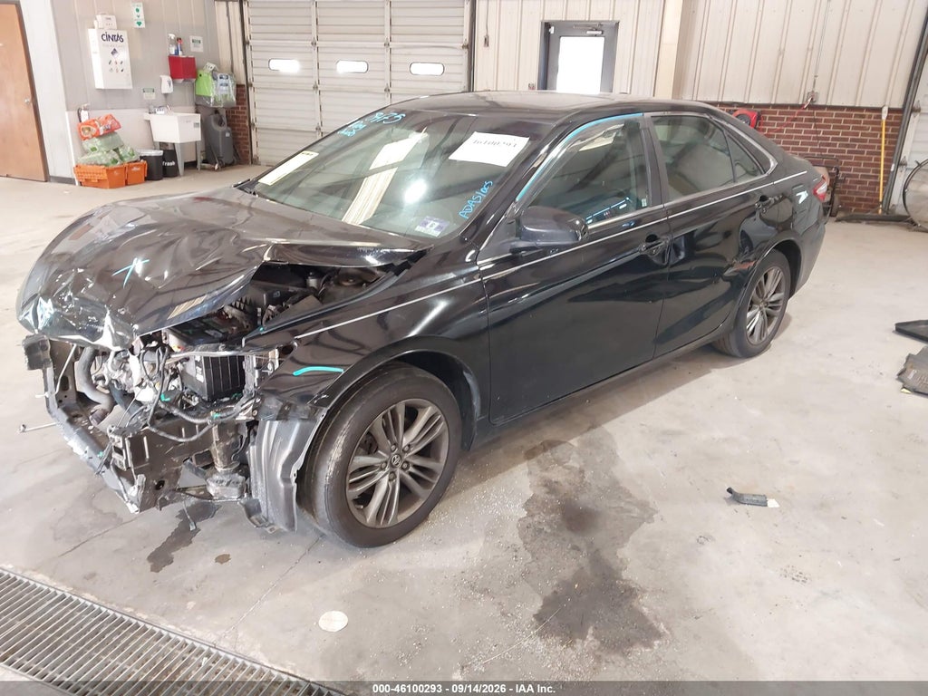 2017 Toyota Camry SE photo 2