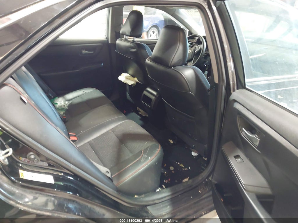 2017 Toyota Camry SE photo 8
