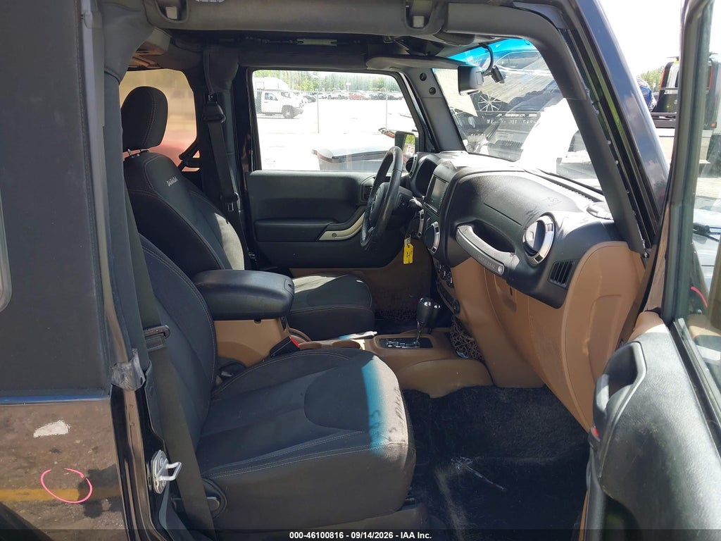 2016 Jeep Wrangler Sahara photo 5
