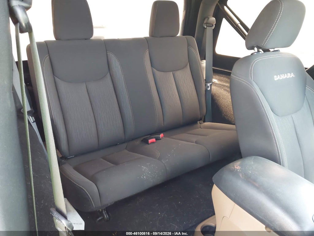 2016 Jeep Wrangler Sahara photo 8