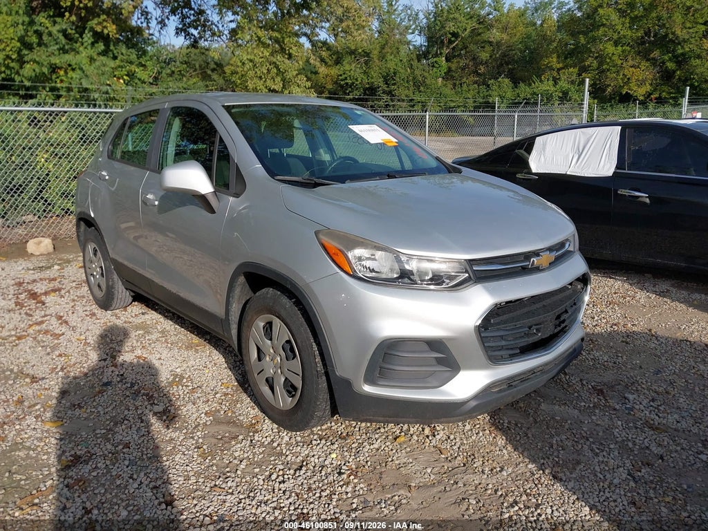 2018 Chevrolet Trax LS photo 1