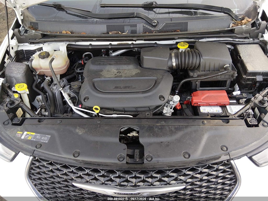 2022 Chrysler Pacifica Touring L photo 10