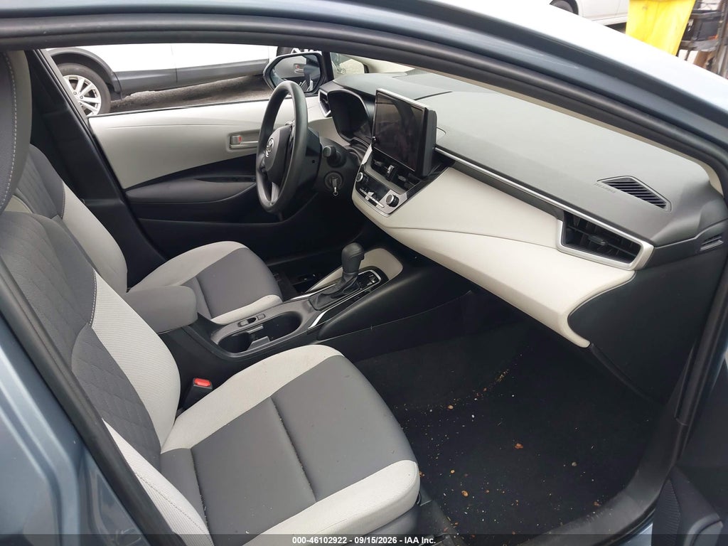 2023 Toyota Corolla LE photo 5