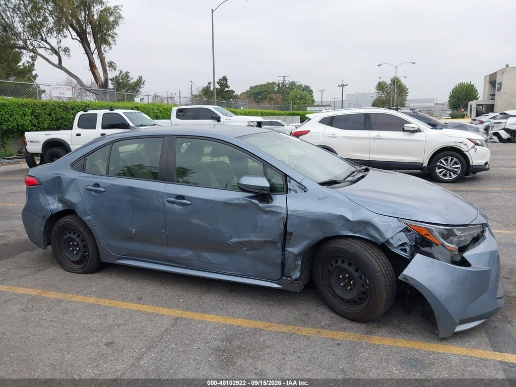 2023 Toyota Corolla LE photo 6