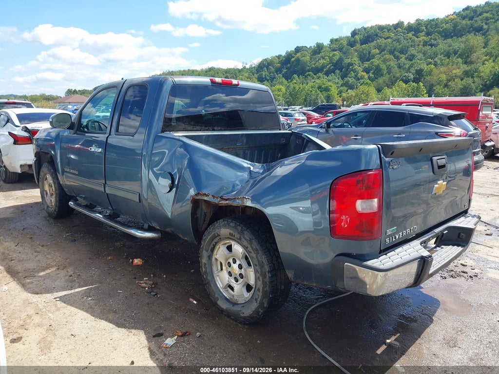 2012 Chevrolet Silverado 1500 LT photo 3