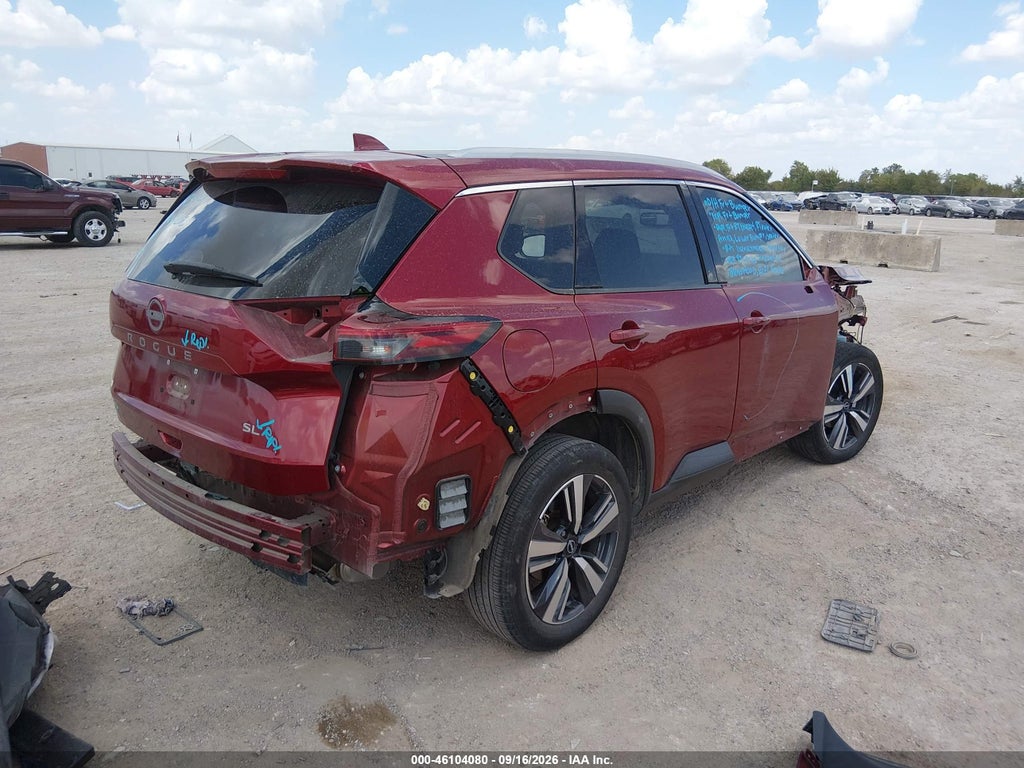 2024 Nissan Rogue SL FWD photo 4