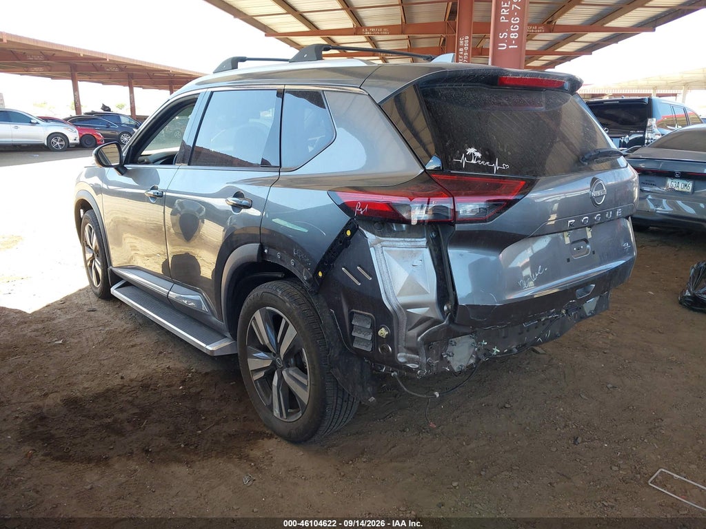 2023 Nissan Rogue SL FWD photo 3