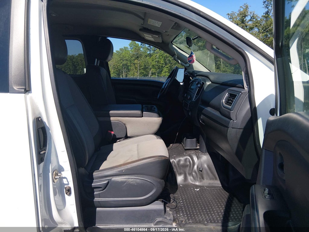 2019 Nissan Titan S photo 5