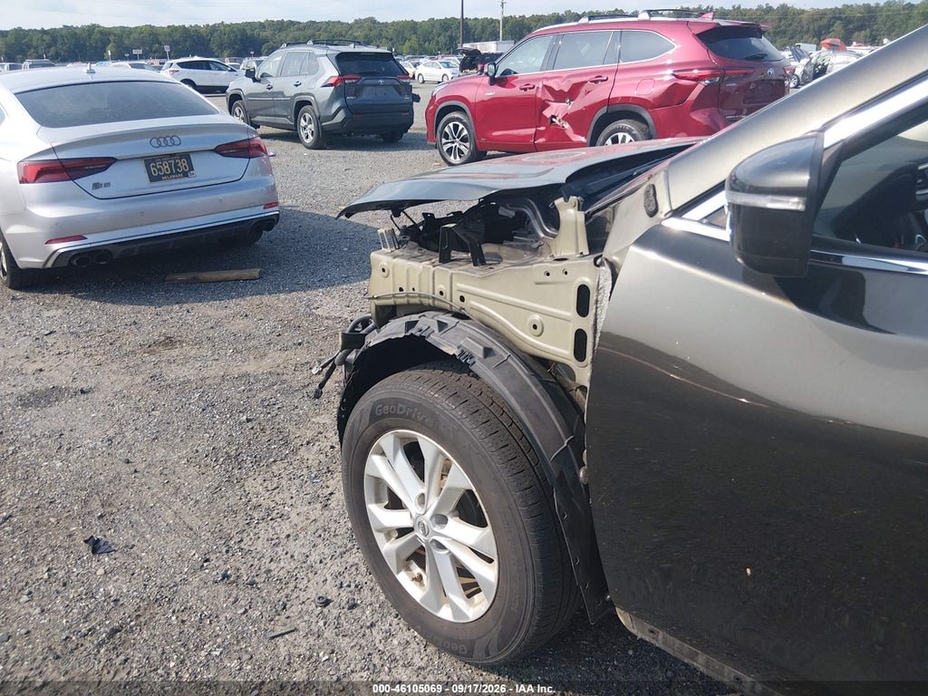 2015 Nissan Rogue SV photo 6