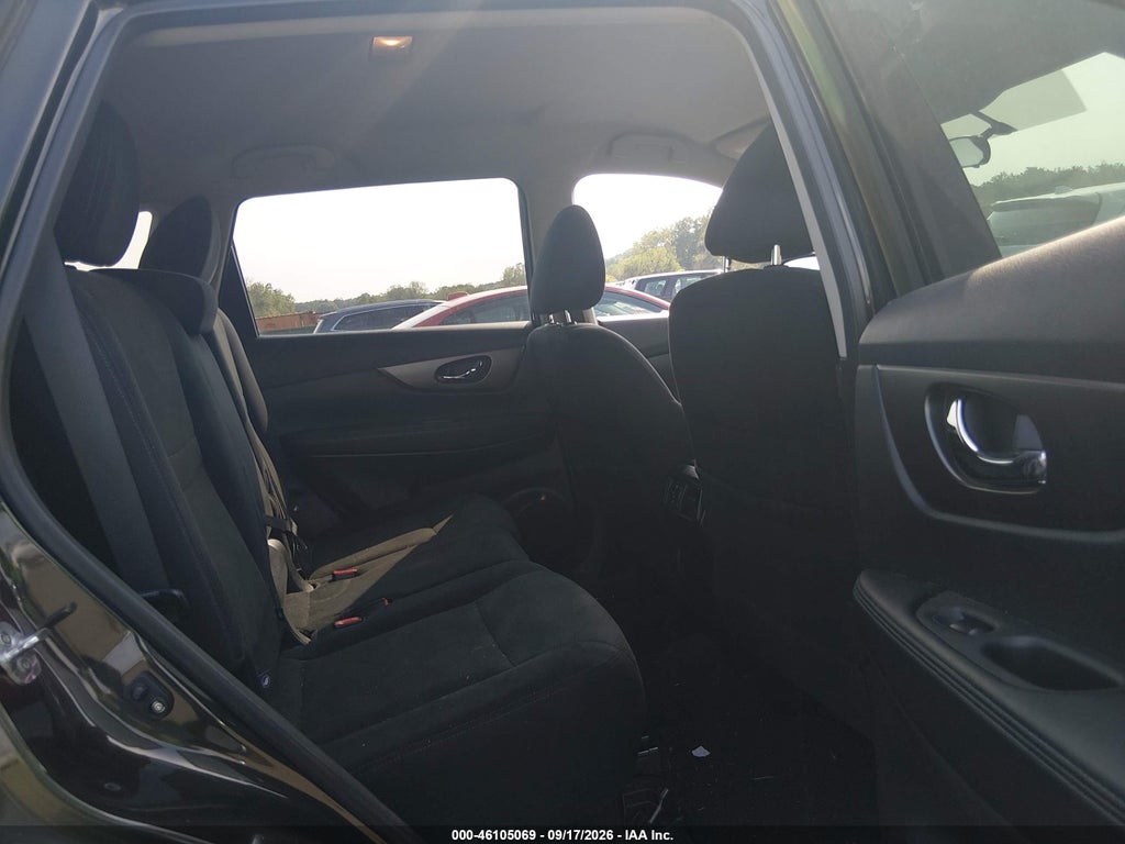 2015 Nissan Rogue SV photo 8