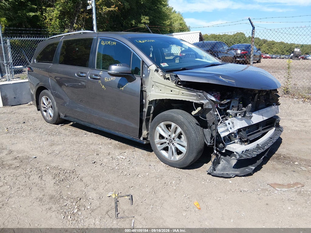 2022 Toyota Sienna Limited photo 1
