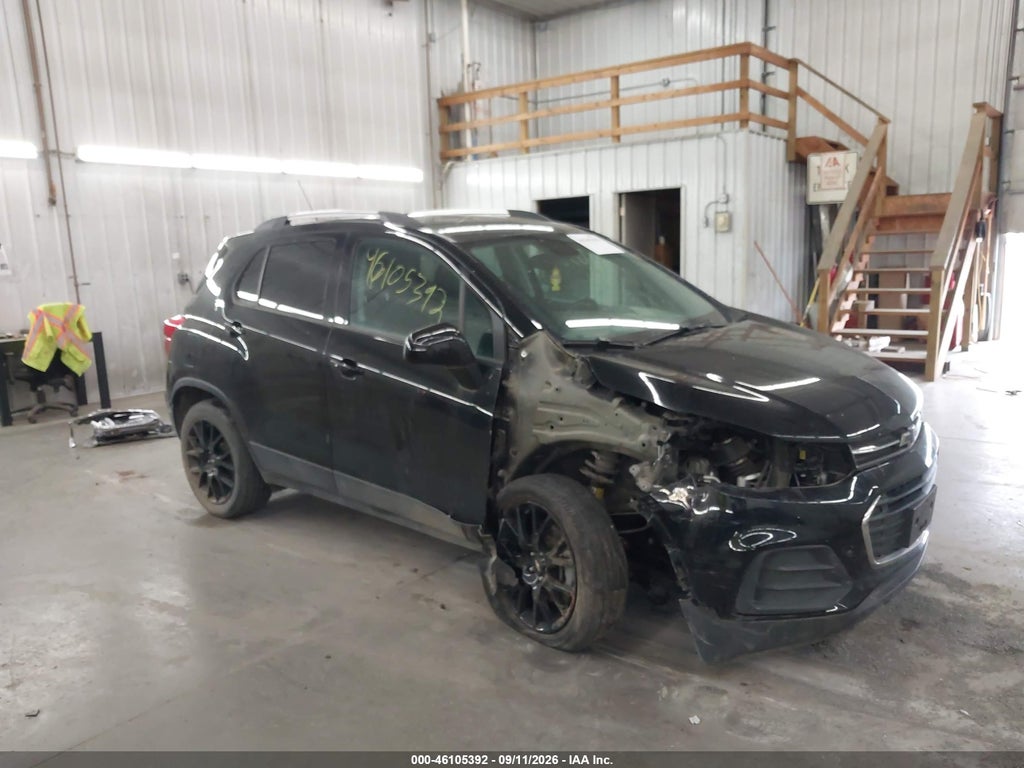 2022 Chevrolet Trax AWD LT photo 1