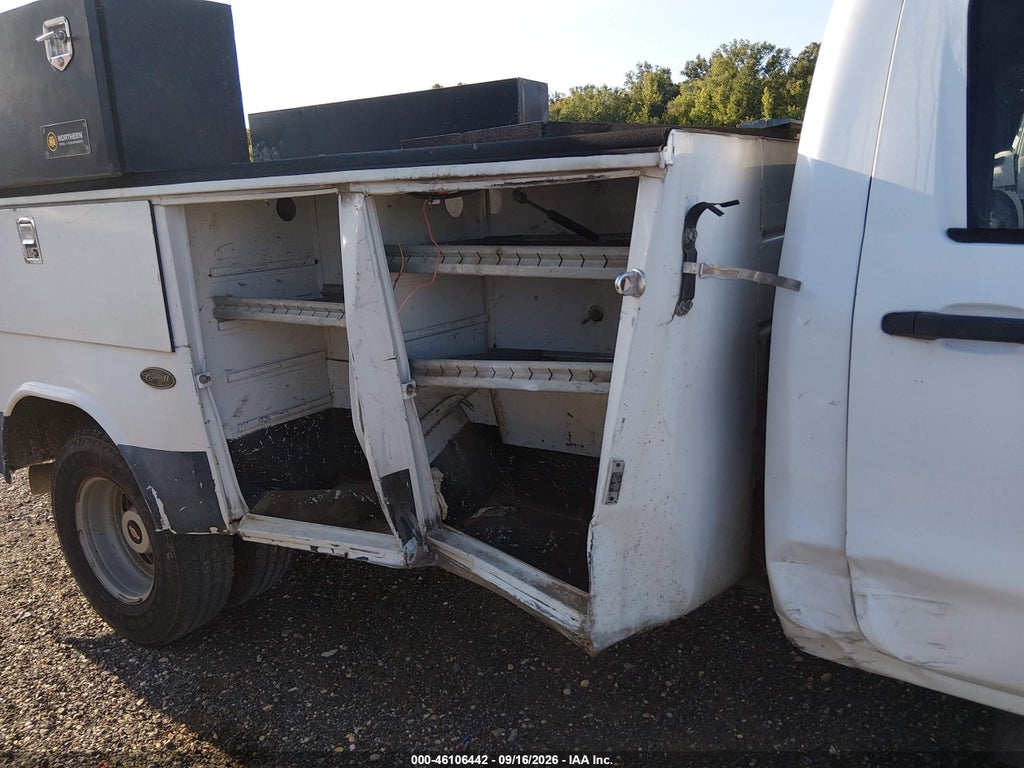 2016 Chevrolet Silverado 3500HD Chassis WT photo 12