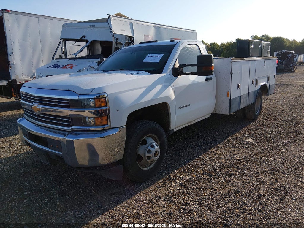 2016 Chevrolet Silverado 3500HD Chassis WT photo 2