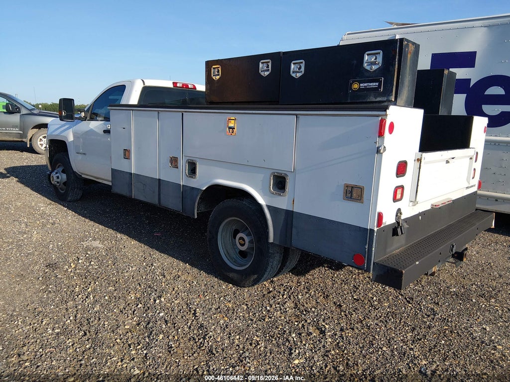 2016 Chevrolet Silverado 3500HD Chassis WT photo 3