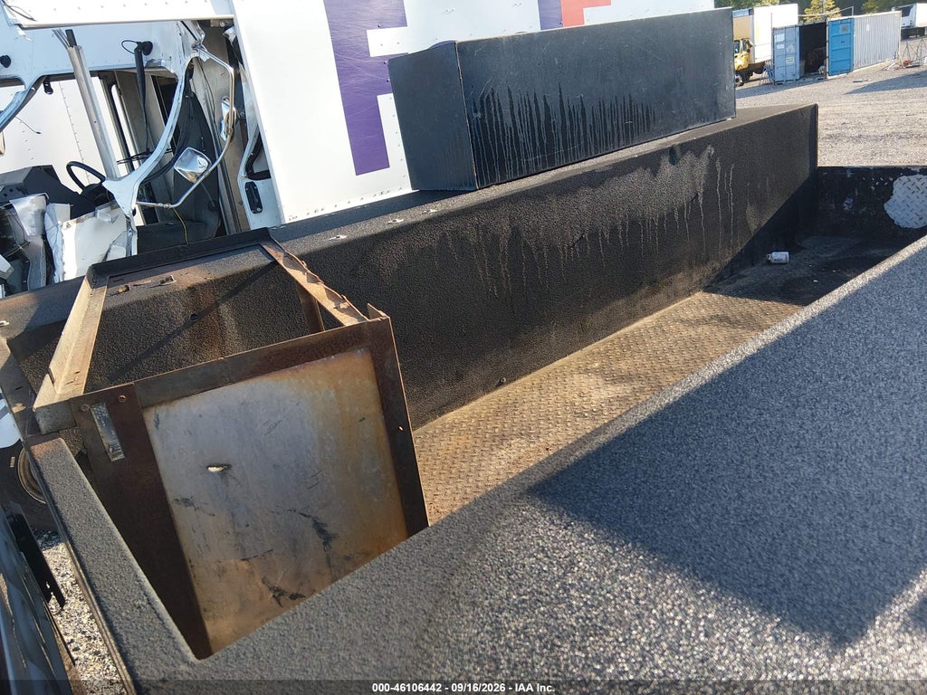 2016 Chevrolet Silverado 3500HD Chassis WT photo 7